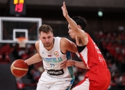 开云体育在线-法国男篮完胜塞尔维亚男篮，拉文统治全场