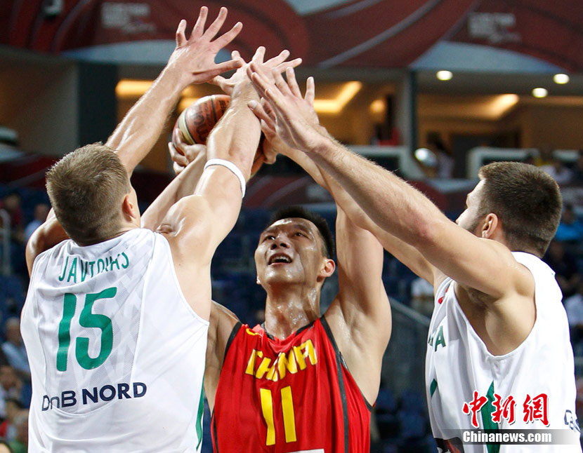 包含立陶宛男篮翻盘勇士B队，乔治·希尔制霸全场的词条