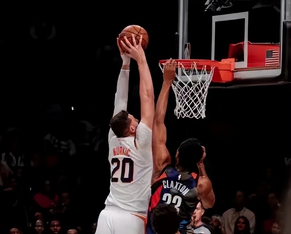 包含北京队鏖战篮网，布克统治全场的词条