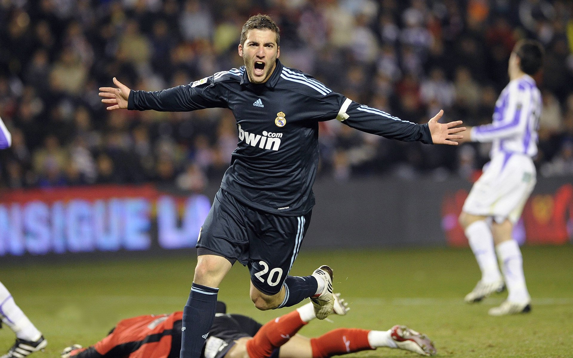 天山脚下刮起北境风暴，西亚卡姆惊艳撕裂开拓者防线