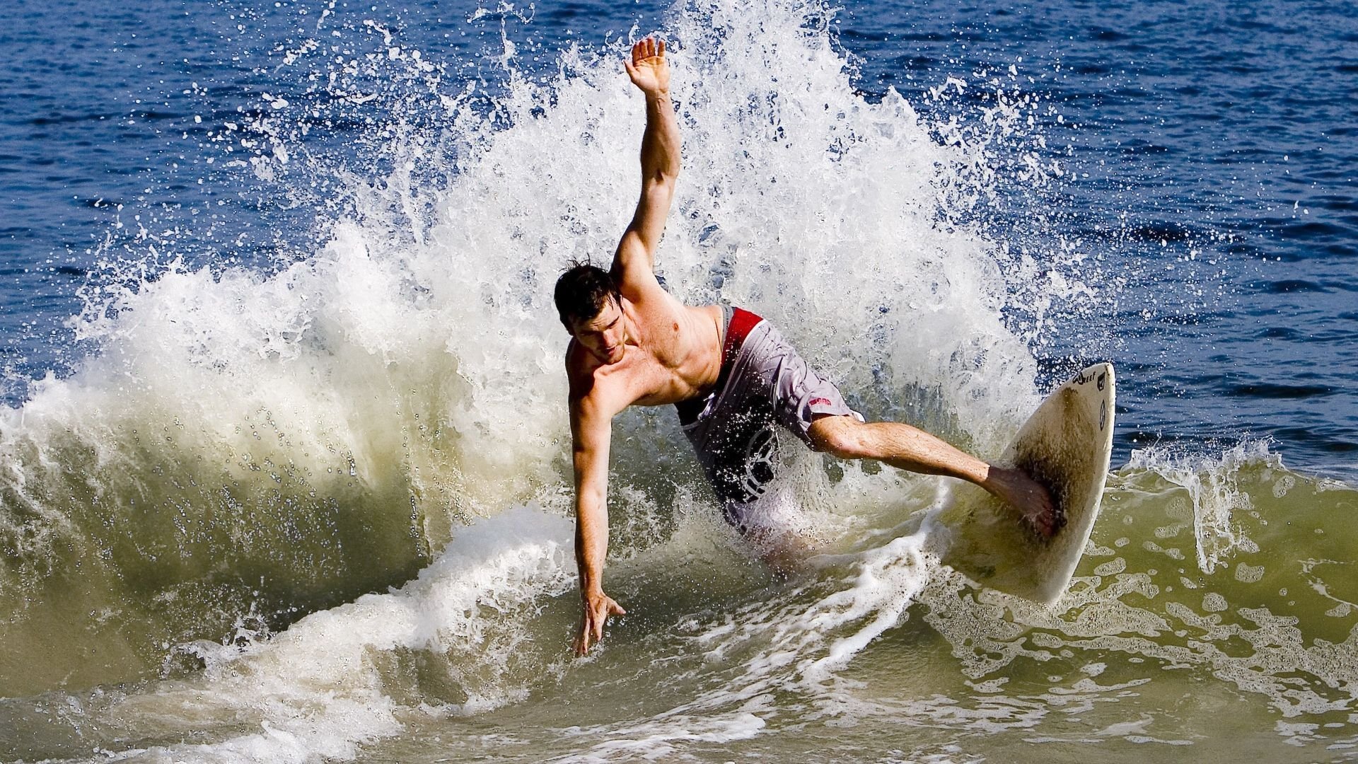 联合杯鏖战淬炼锋芒,兹维列夫携火热状态剑指美网